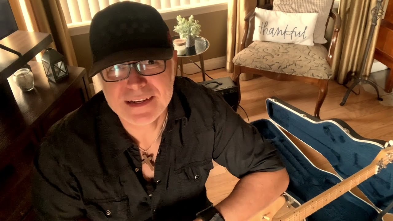 RUBEN REZA - Unboxing a very special guitar