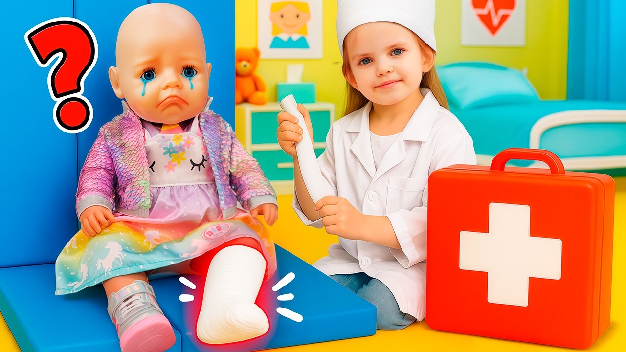 👩&zwj;⚕️ Кукла Лина сломала ногу! Играем в больницу 🏥