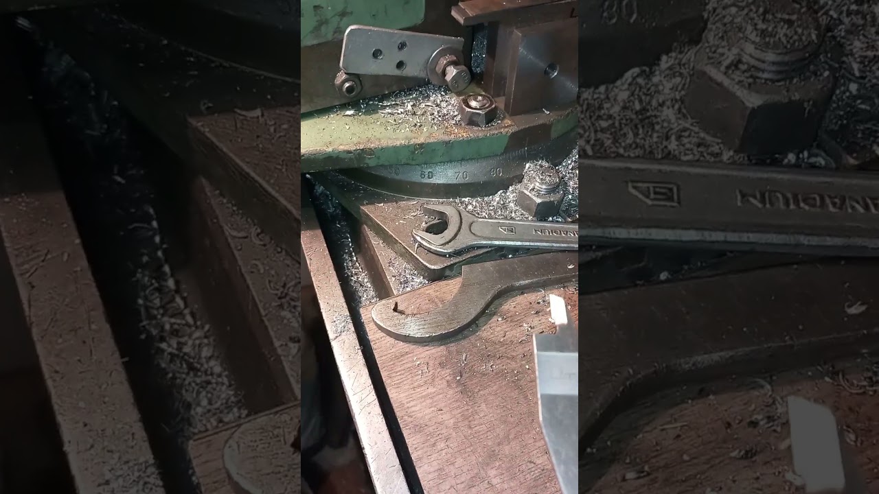 Spłaszczenie na nakrętce aluminiowej, na frezarce bez podzielnicy w samym imadle #automobile #lathe