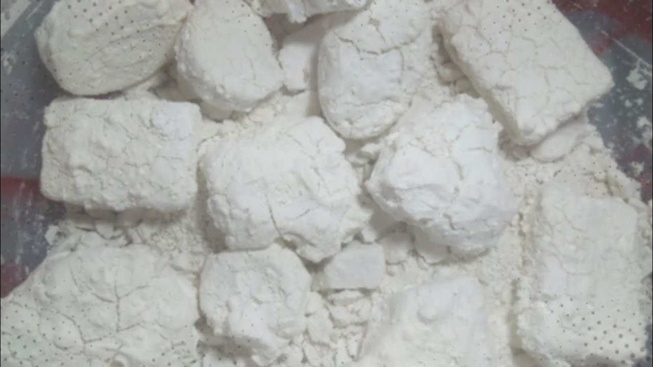 Pasted gym chalk asmr #crunchycrumbles #relax #oddlysatisfying 