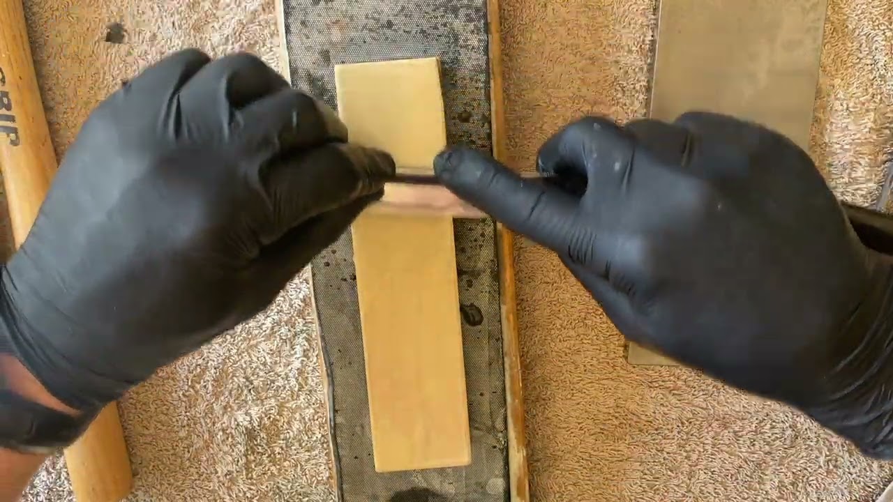 How to use DMT & Coticule - Straight Razor Honing (35)