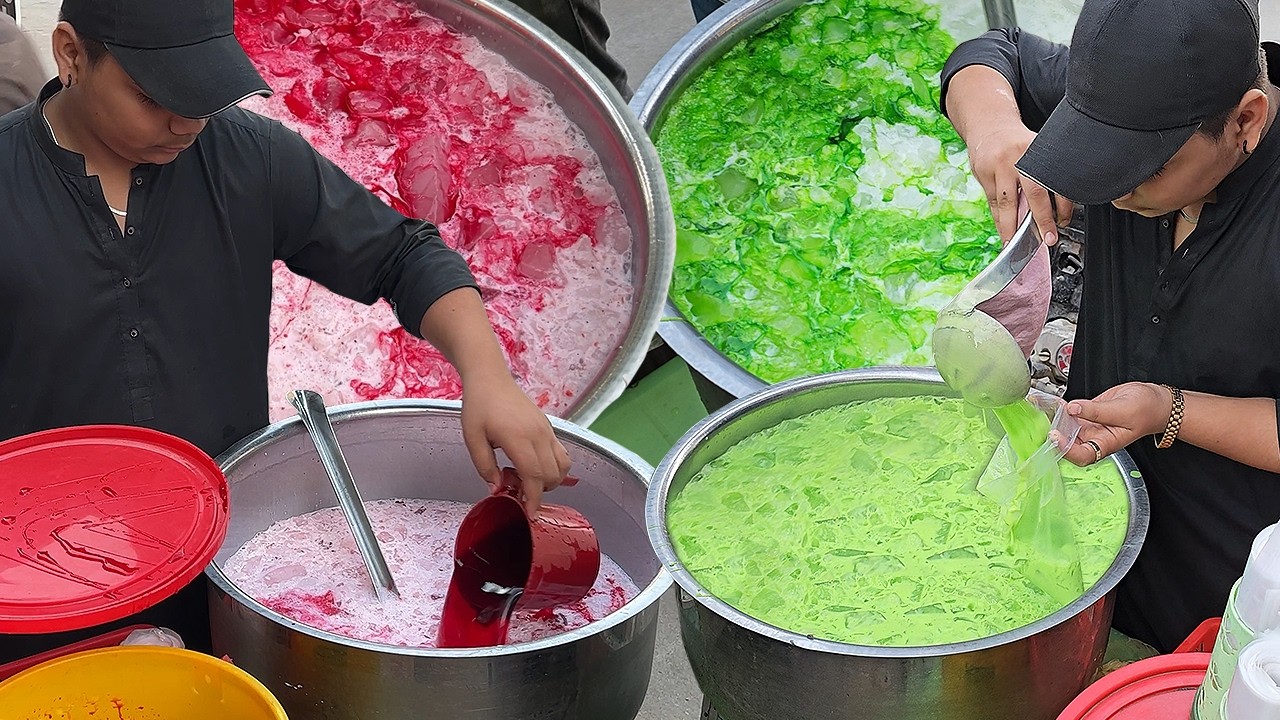 15 Years Old Kid Selling Pakola Milk Shake | Refreshing Ice Pakola Juice  Pakola Doodh Soda.