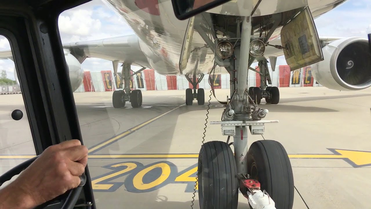 MD-11 Pushback ,