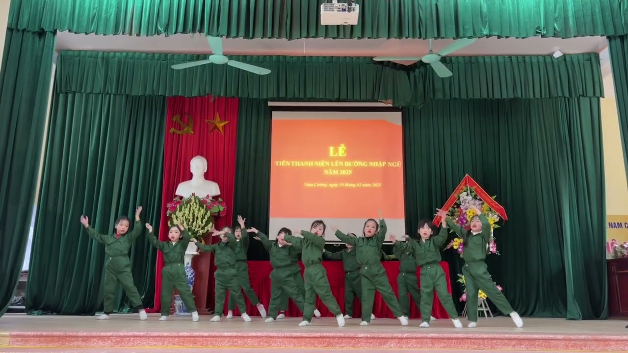 Múa mashup Chúng tôi là chiến sĩ - Một vòng Việt Nam - Khát vọng tuổi trẻ - Trường MN Nam Cường