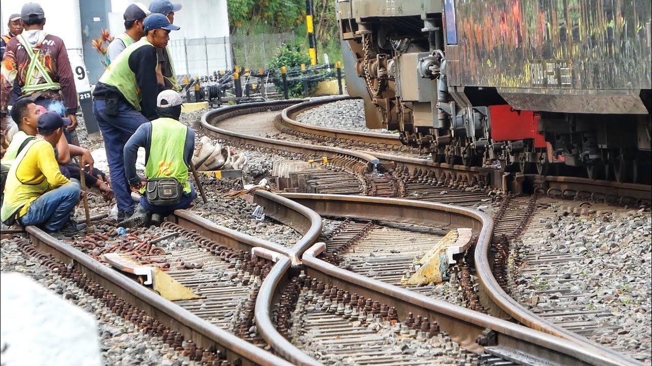 Rel Dari Jalur Raya Menuju Stasiun Garut SUDAH DIPUTUS Persiapan Eksekusi Wesel Baru.