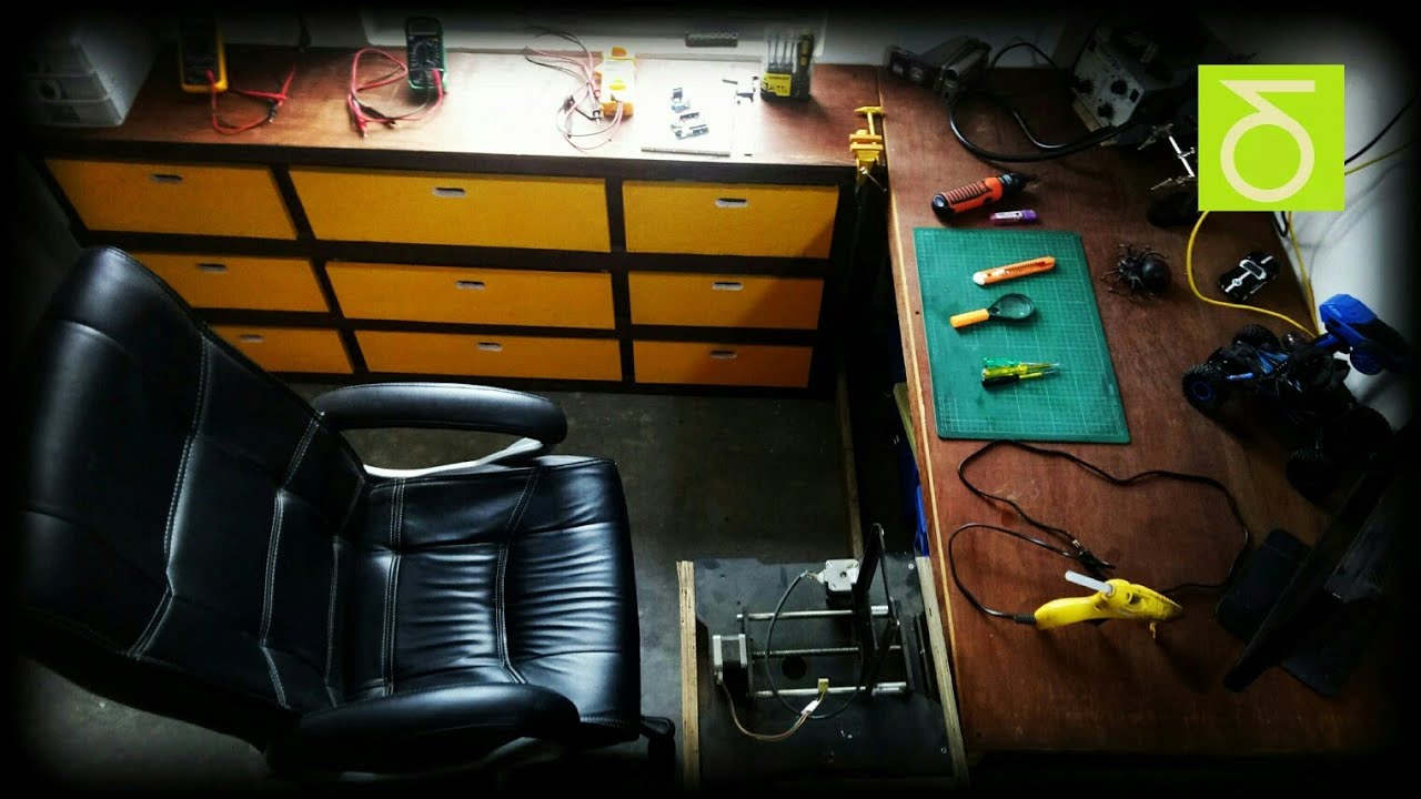 DIY Electronics lab set up//Plywood Furniture