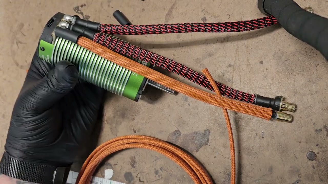 HOW TO SLEEVE LEADS ON YOUR BRUSHLESS RC MOTOR. HYPERFLOW FANS MOTOR DRESS UP KIT.