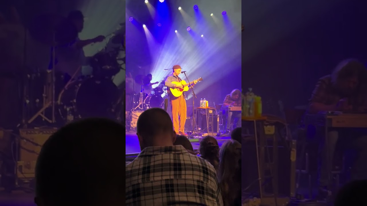 Shake the front / Tyler Childers Dublin