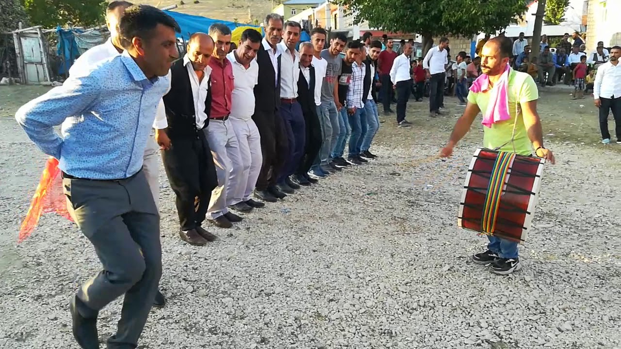 Diyarbakır hani çükür köy.  Deniz ailelerin düğünü