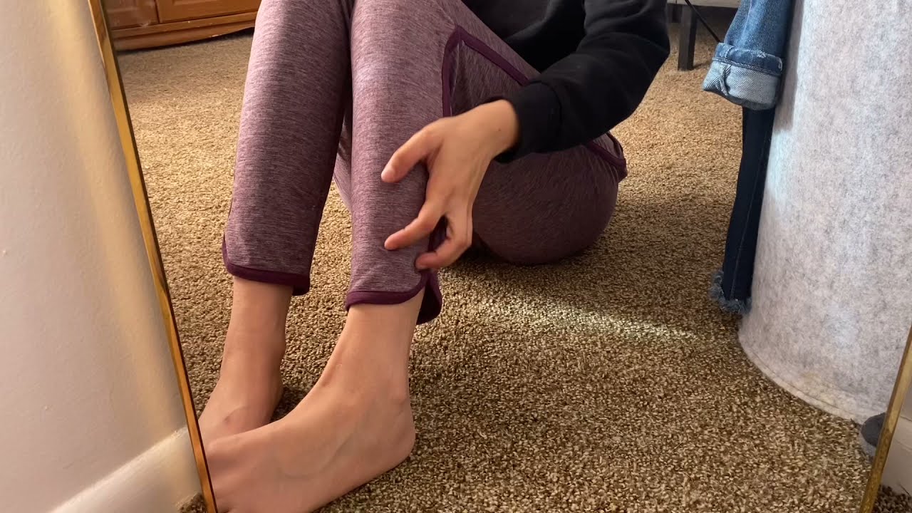 ASMR Jogger Scratching in Mirror