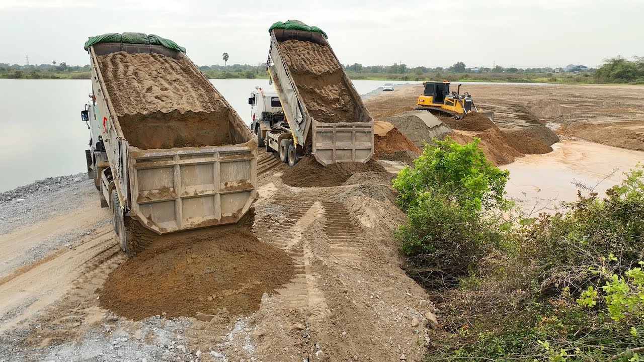 Nice Action This Day!! Shantui Bulldozer Pushing Sand Loading By Dump Trucks 25 Ton