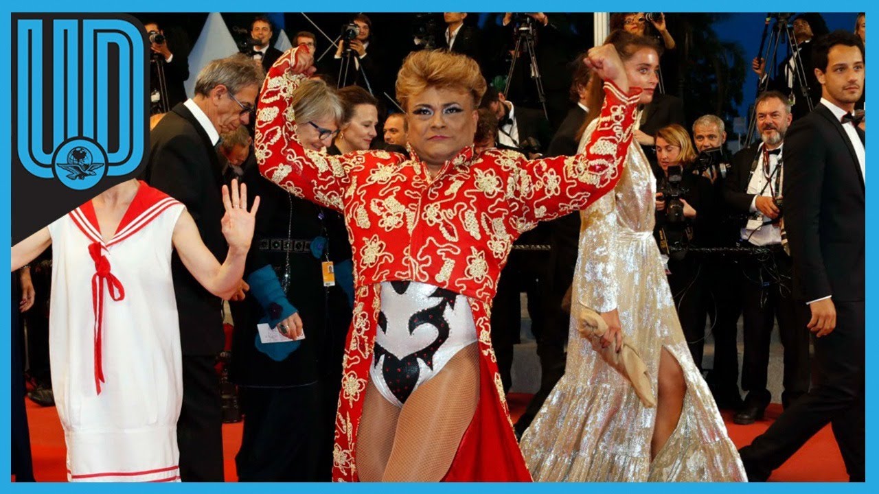Conoce a Cassandro, el luchador exótico que inspira la nueva película protagonizada por Bad Bunny