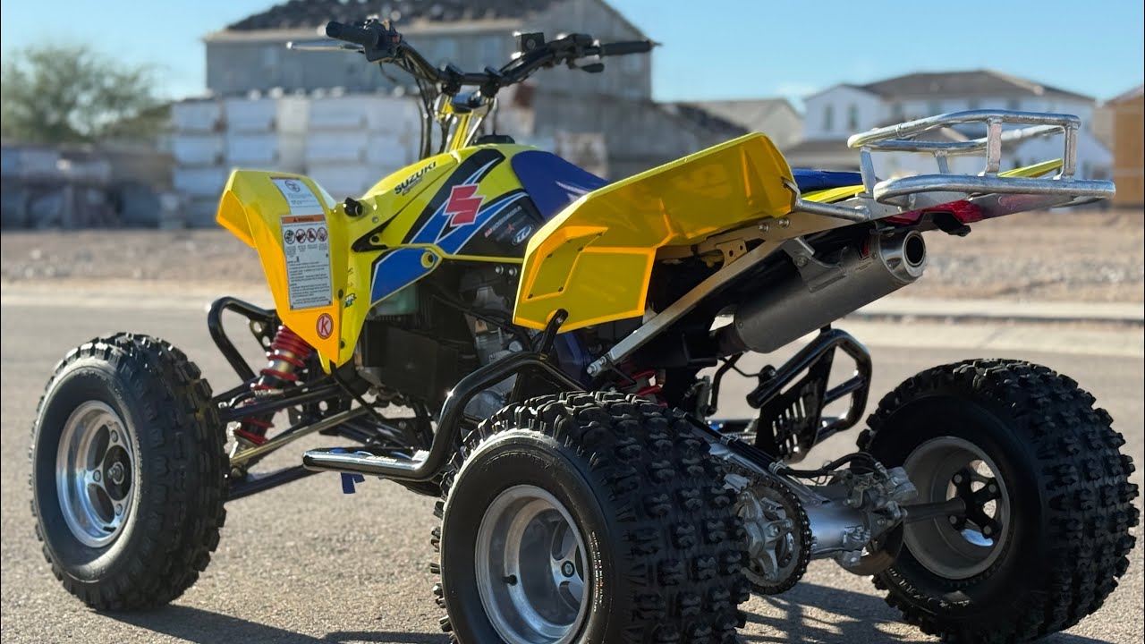 Видеозапись установки наклейки Suzuki LTR 450.