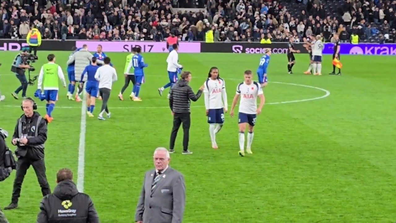 SPENCE AND VAN DE VEN BLANK THOMAS FRANK AT FINAL WHISTLE: SPURS FAN BOO: Tottenham 0-1 Chelsea 