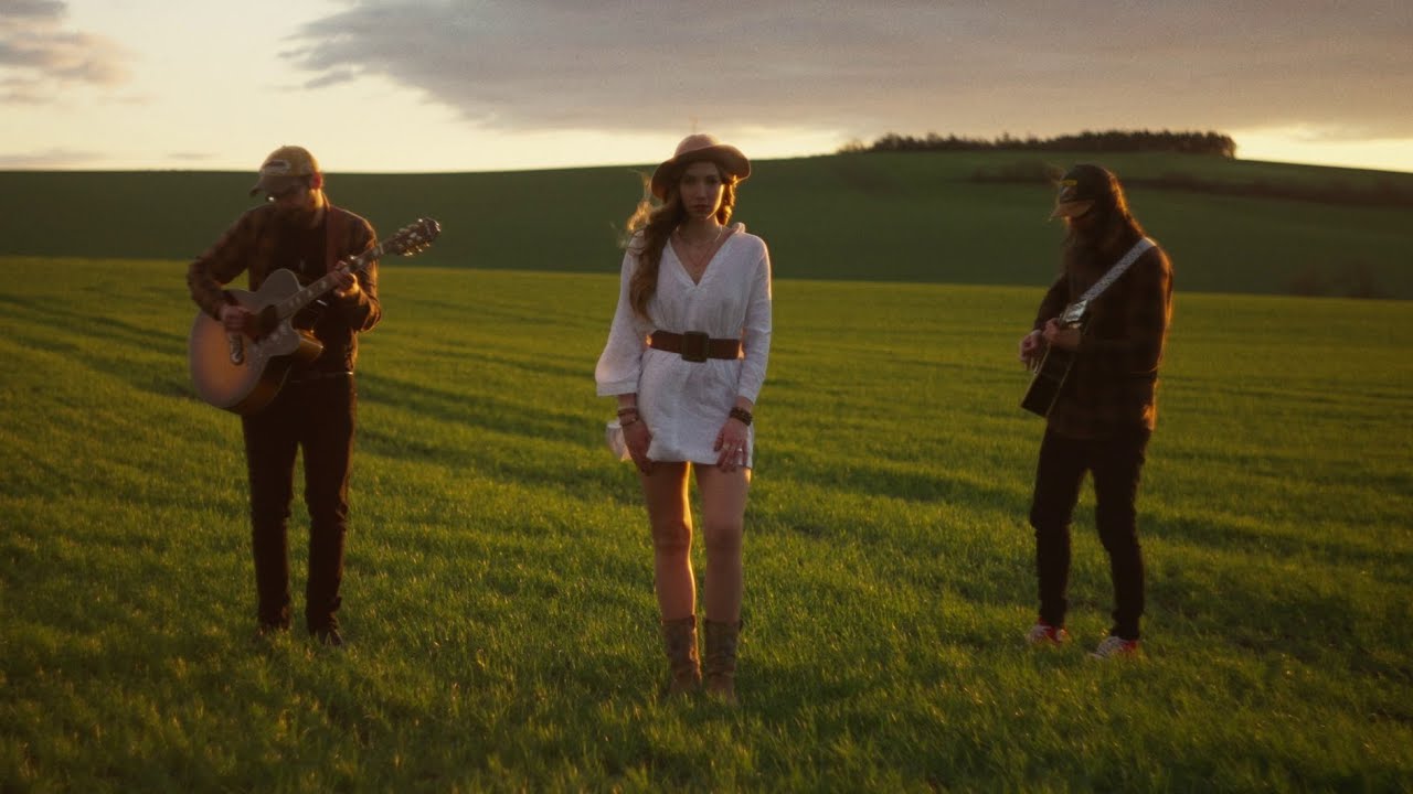 Korinna, UTAZØ - Jolene (magyar verzió)