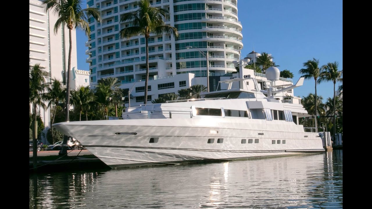 ​Absolute Auction of 102&rsquo; Oceanfast Luxury Motor Yacht