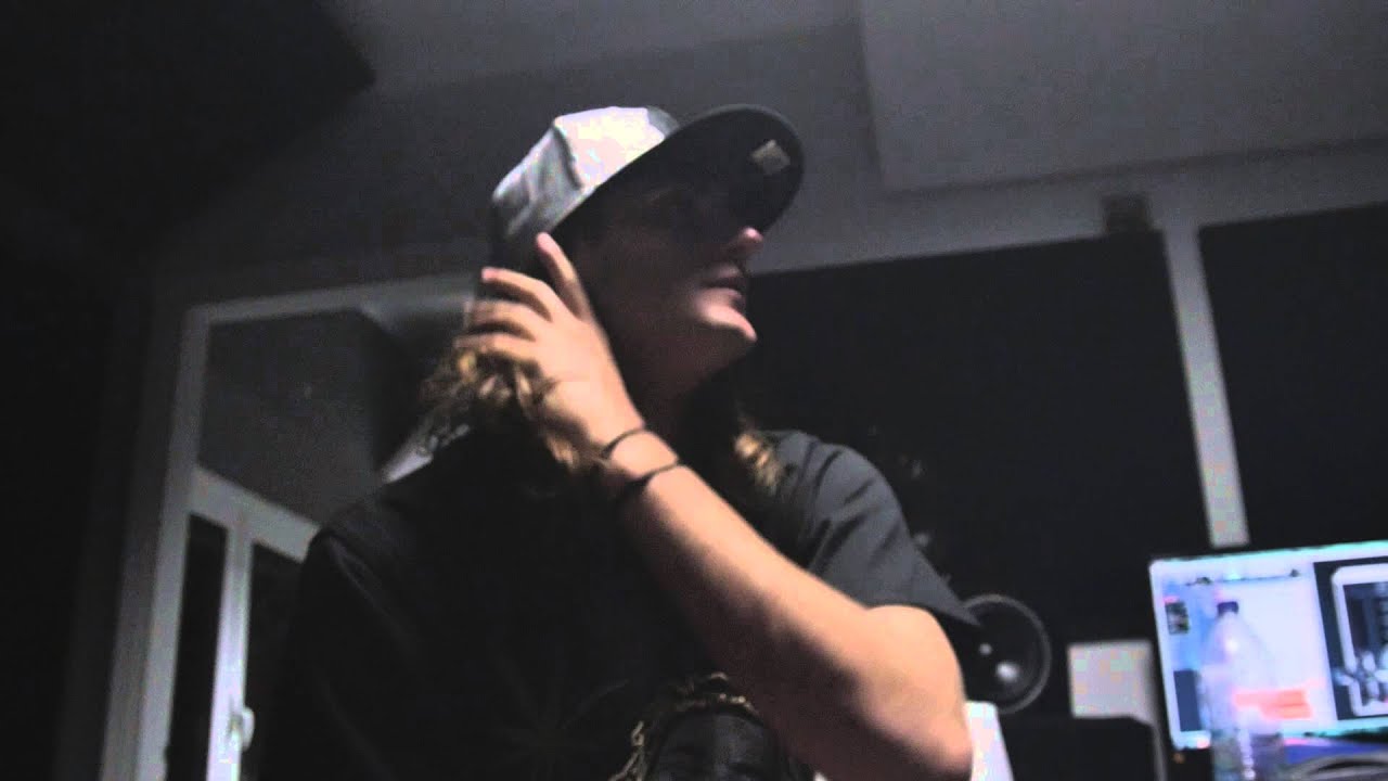 EnNOEitai &Eta;&mu;&epsilon;&rho;&omicron;&lambda;ό&gamma;&iota;&omicron; #1 & FREESTYLE &Mu;&Epsilon; Gio Melody ! 9.5.2015