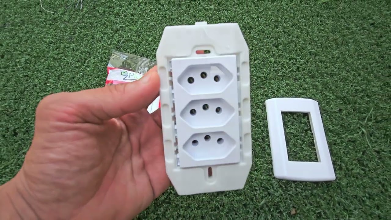 Entenda por que essa &eacute; a MELHOR tomada Tripla 20 Amperes do Mercado, Pluzie Monobloco ⚡️