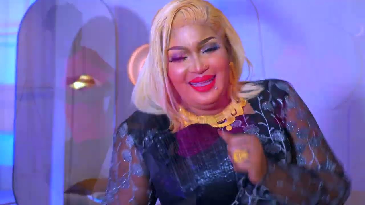 Oumou Demba Kouyaté - Djigne Lamini Sadia (Clip Officiel)