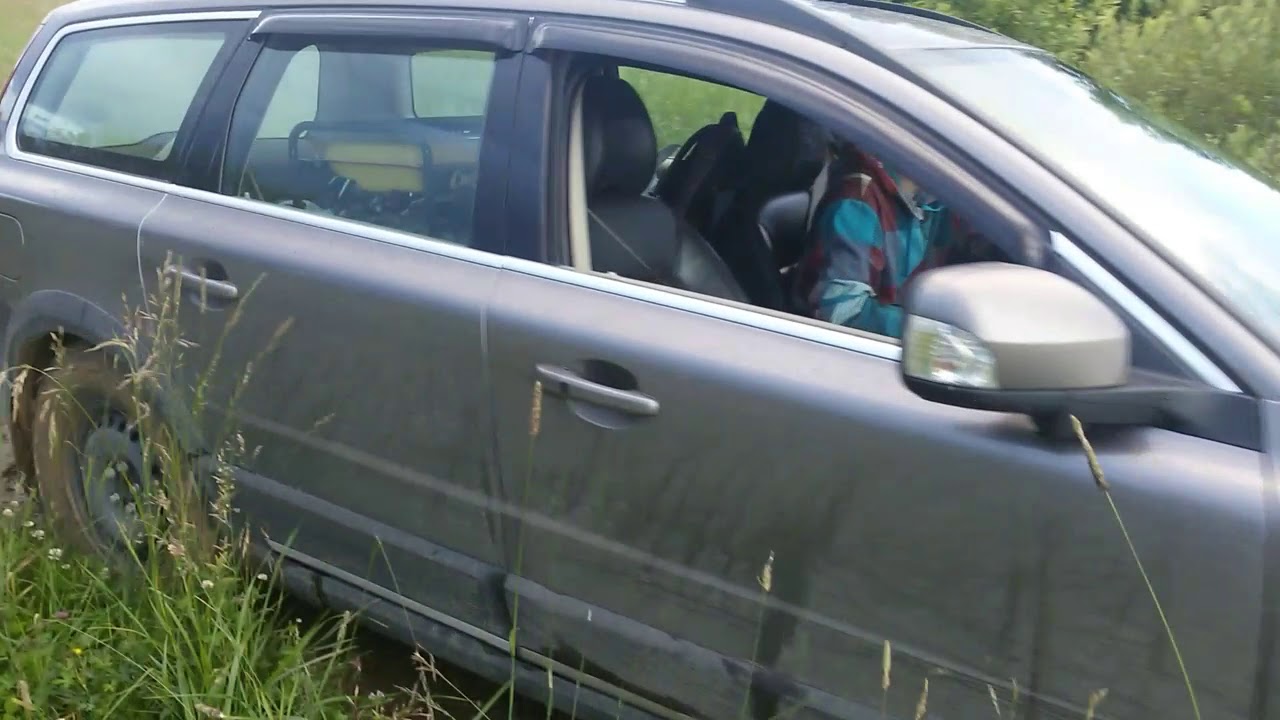 Volvo XC70 покоряет грязь. Возможности полного привода.