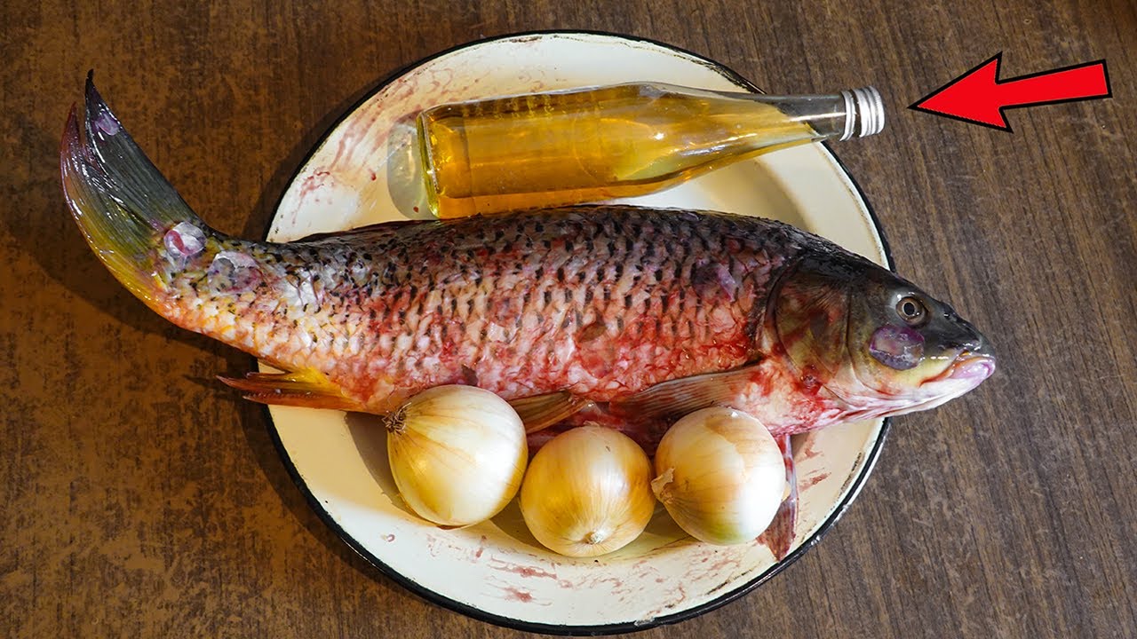 Карп с рыбалки — и сразу на сковородку. Вкуснее не бывает!