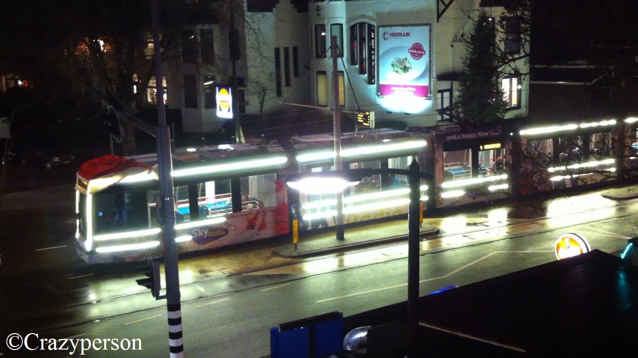 RET Kersttram vertrekt bij Rotterdam Noord naar Marconiplein - Christmas tram