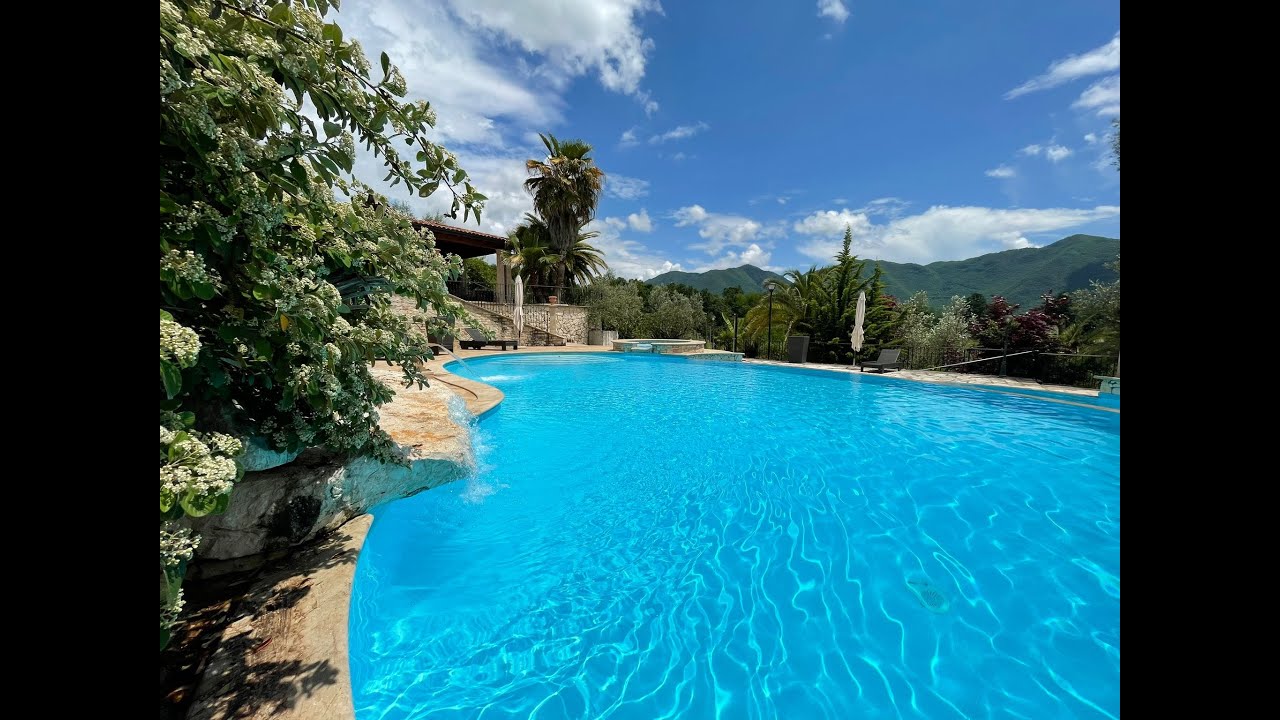 Atina - Lazio - Prestigiosa villa con piscina in vendita