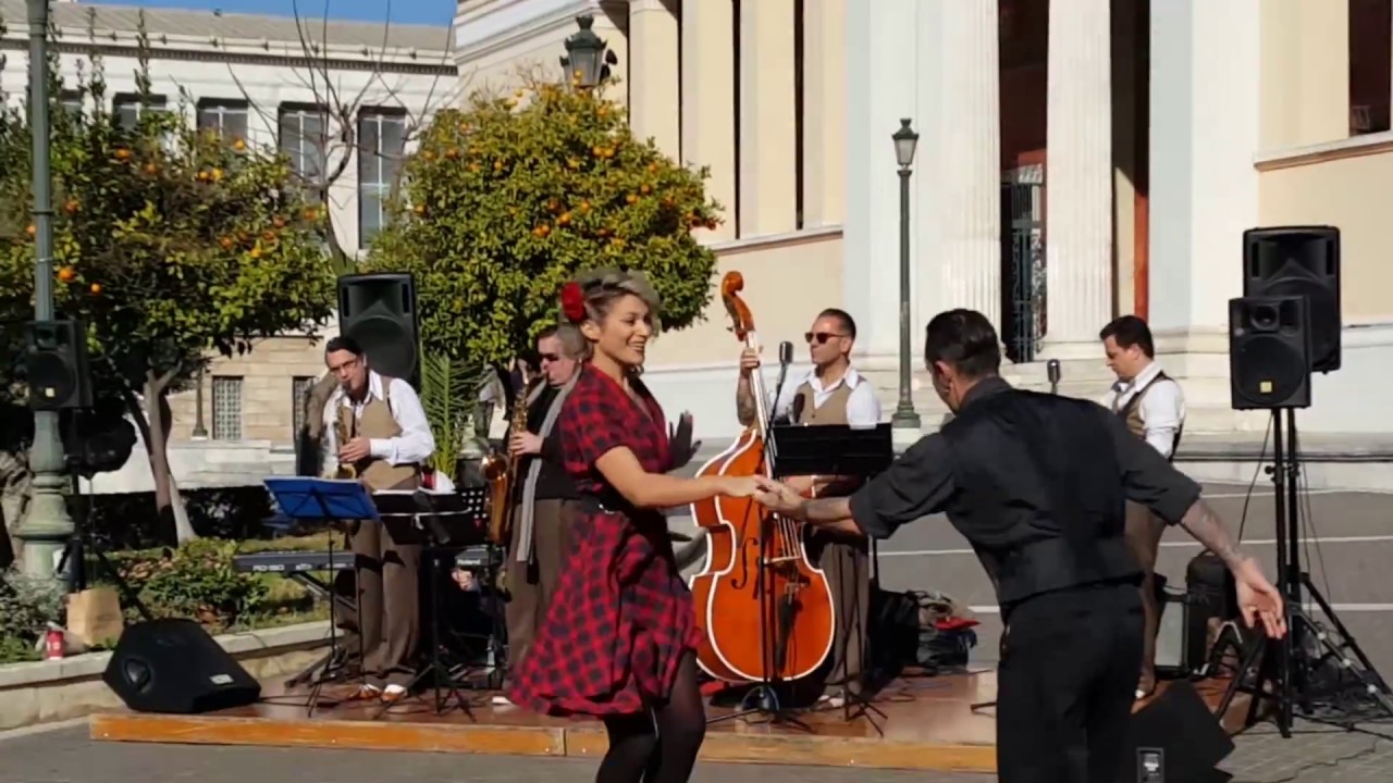 Οι HiRollers με τους Jump & Jive @Προπύλαια - Ο Πολιτισμός διώχνει το σκοτάδι με Swing & Roll.