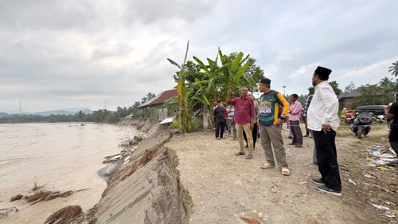 BANJIR HAPUS 75 BUAH RUMAH BERSAMA TANAH SEKALI