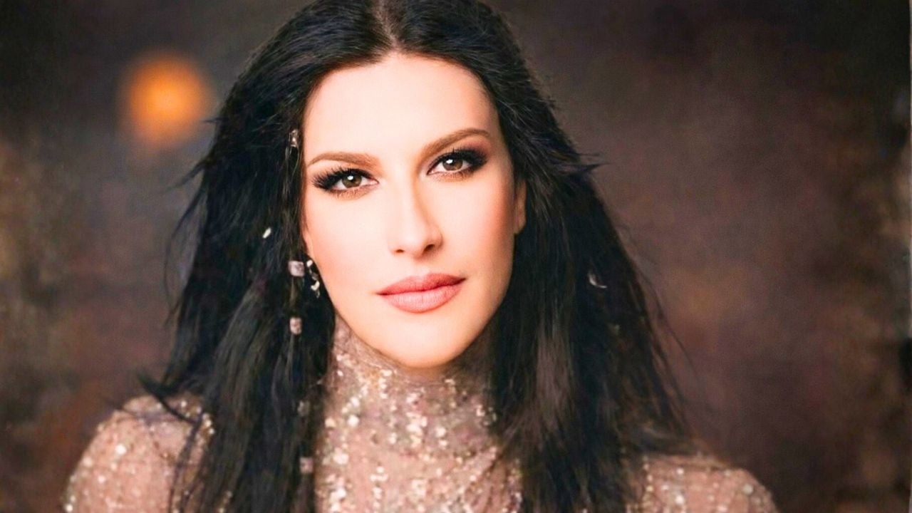 🎵 TI HO AMATO IN SILENZIO | E IL CUORE NON HA MAI IMPARATO A LASCIARTI – ALLO STILE DI LAURA PAUSINI