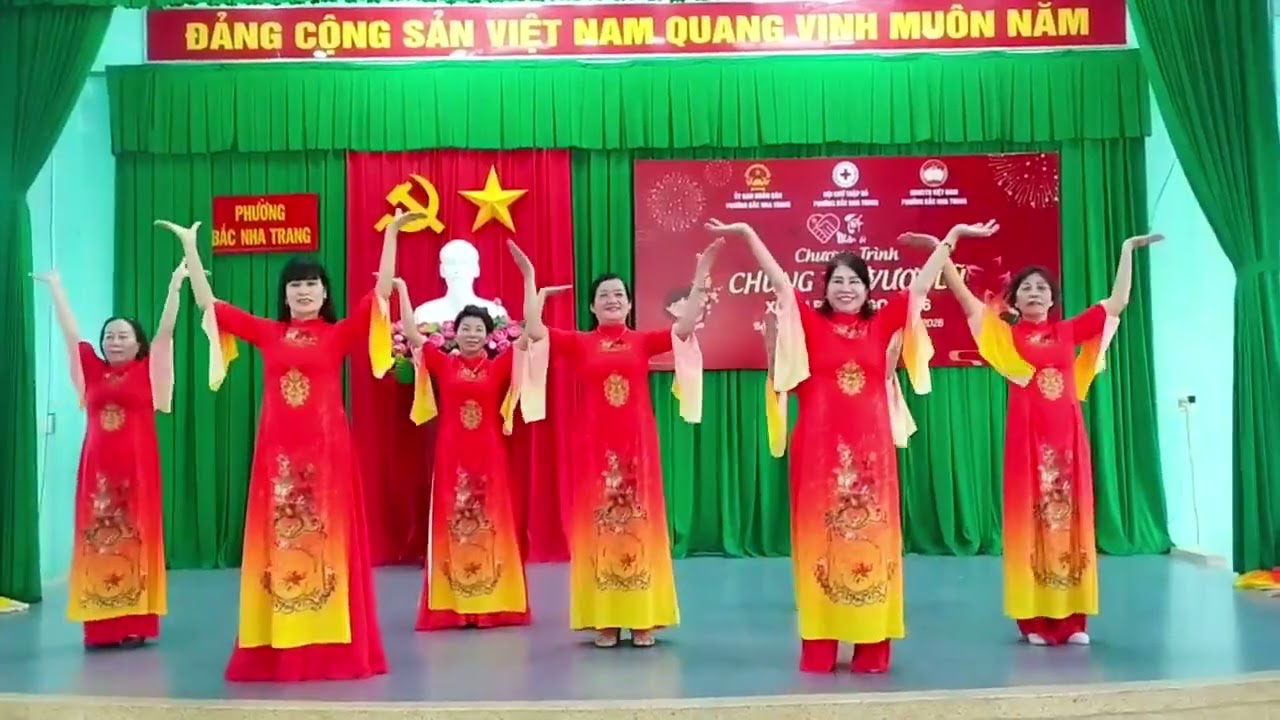 Tốp múa: Hào khí Việt Nam. Đội VN Vĩnh Phước phường Bắc Nha Trang - Khánh Hoà 