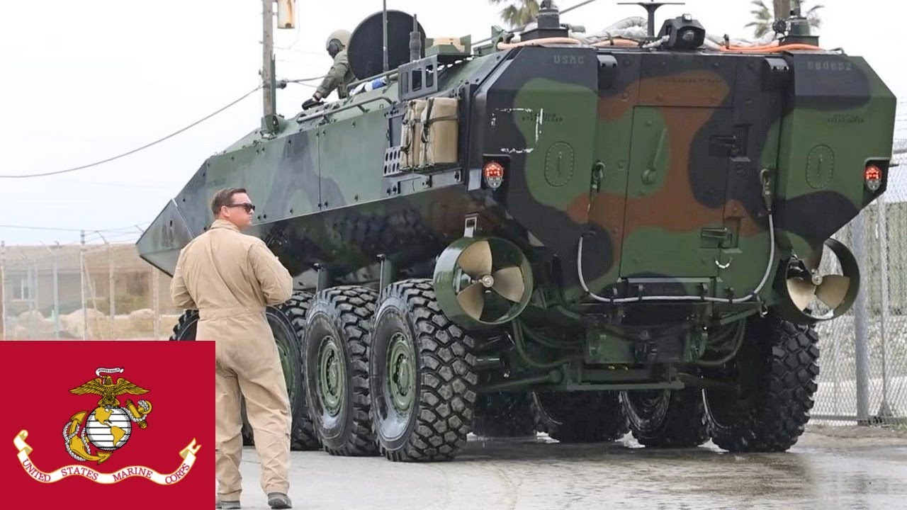 Морские пехотинцы США тренируются с боевыми машинами-амфибиями (ACV)