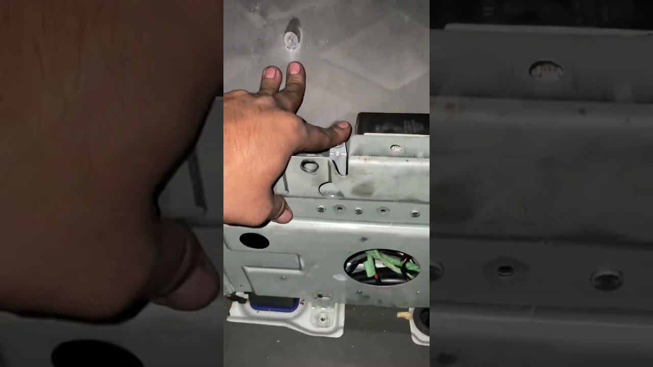 Mercedez Benz SLK 55 - Instalacion Cambio Bomba Combustible - Installing Replacement Fuel Pump