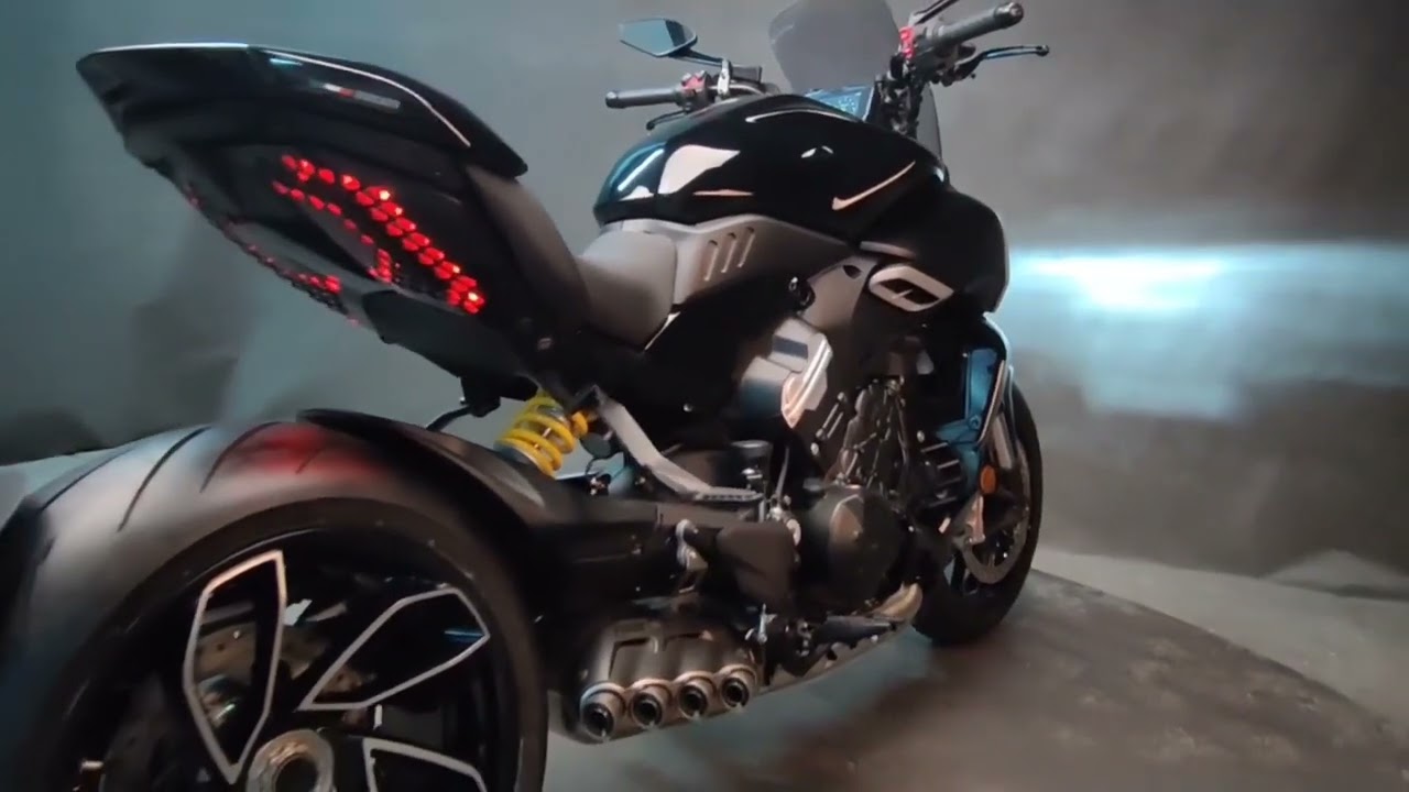Ducati Diavel V4 2024 + Akrapovic