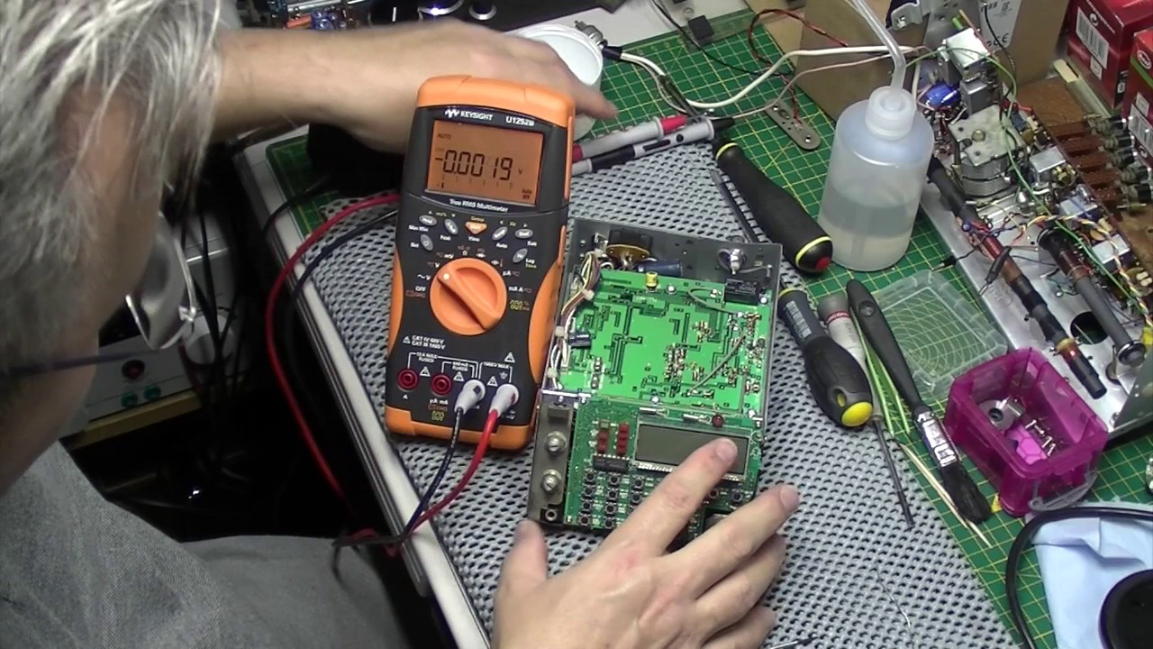 AOR AR3000 communications receiver repair part 1: The battery
