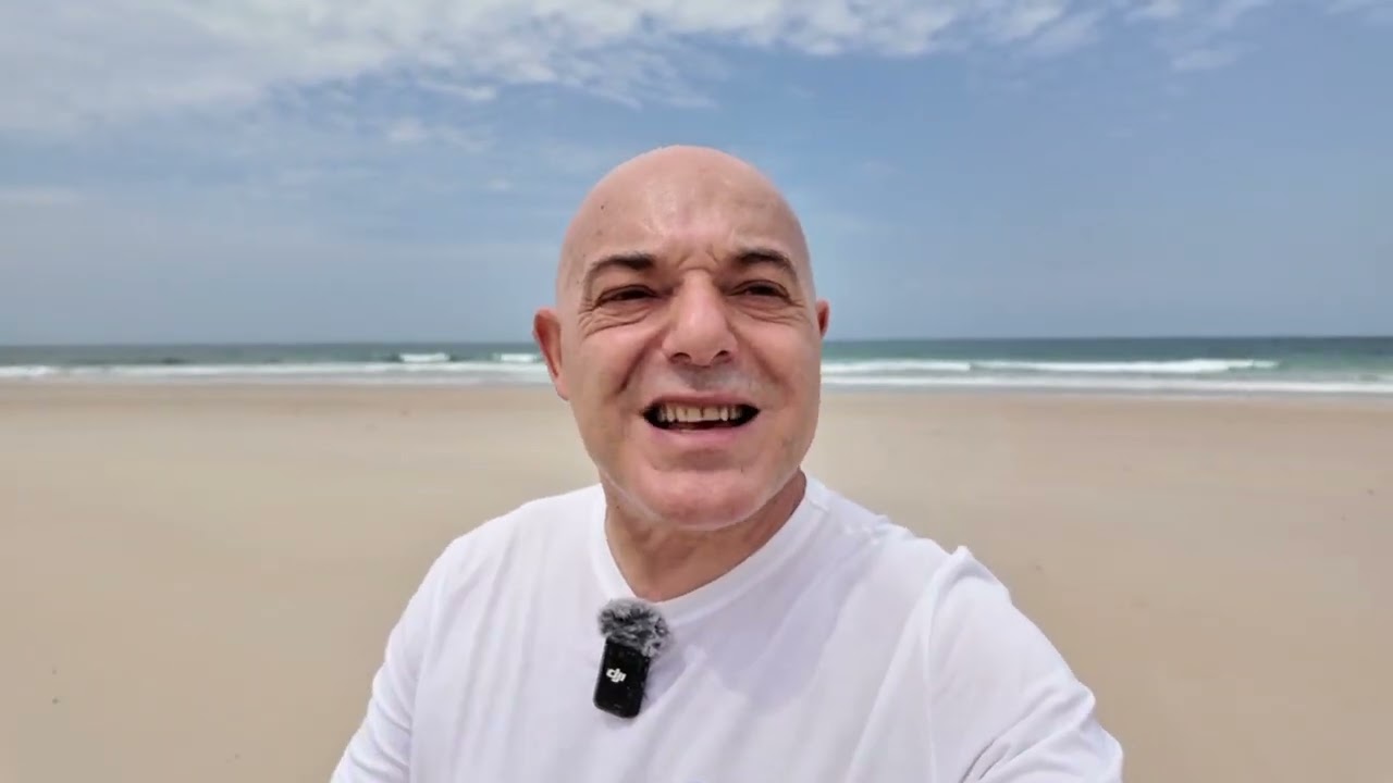 Blendi Fevziu | Midis krokodileve dhe peshkaqeneve ky eshte plazhi pa asnje njeri