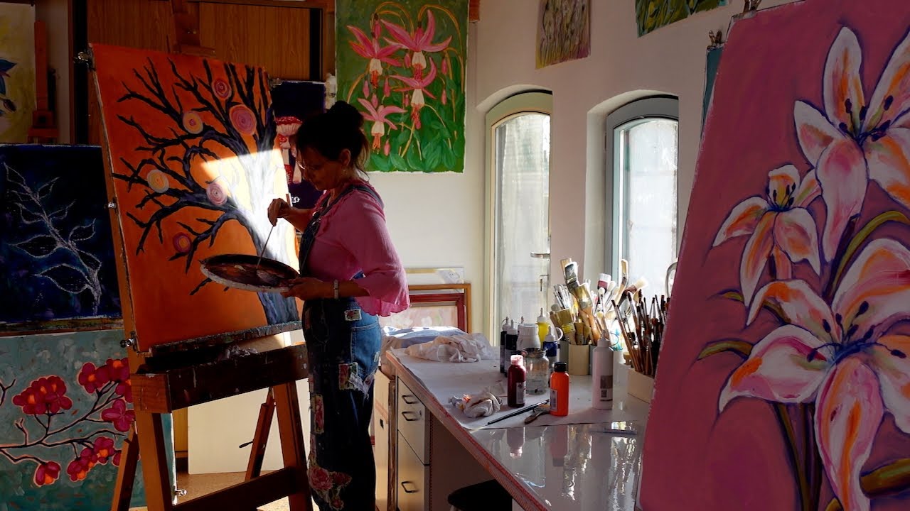 Tag im Atelier : Malerei inspiriert von Großbäumen und ihrer Magie – ein künstlerischer Prozess