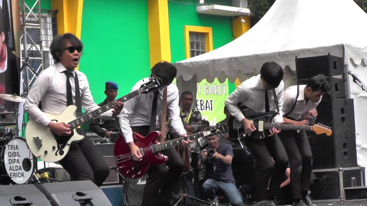 The Changcuters- I Love You Bibeh || Paturay Tineung SMKN 1 Garut
