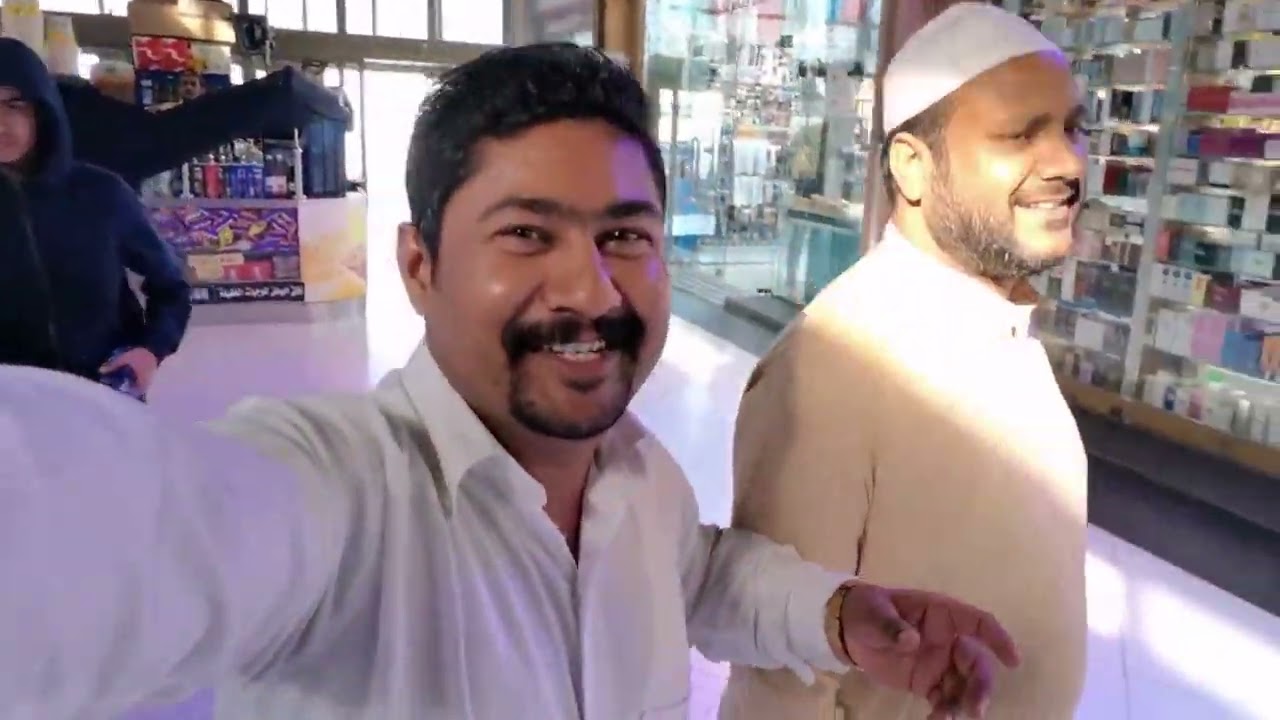 Hayat Plaza Iphone Shopping l Iphone Price In Saudi Arab l S22 Ultra price l @TravellingYaseen