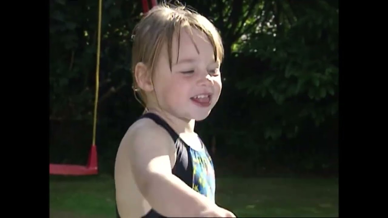 *Teletubbies  Favourite Things Paddling Pool Reverse