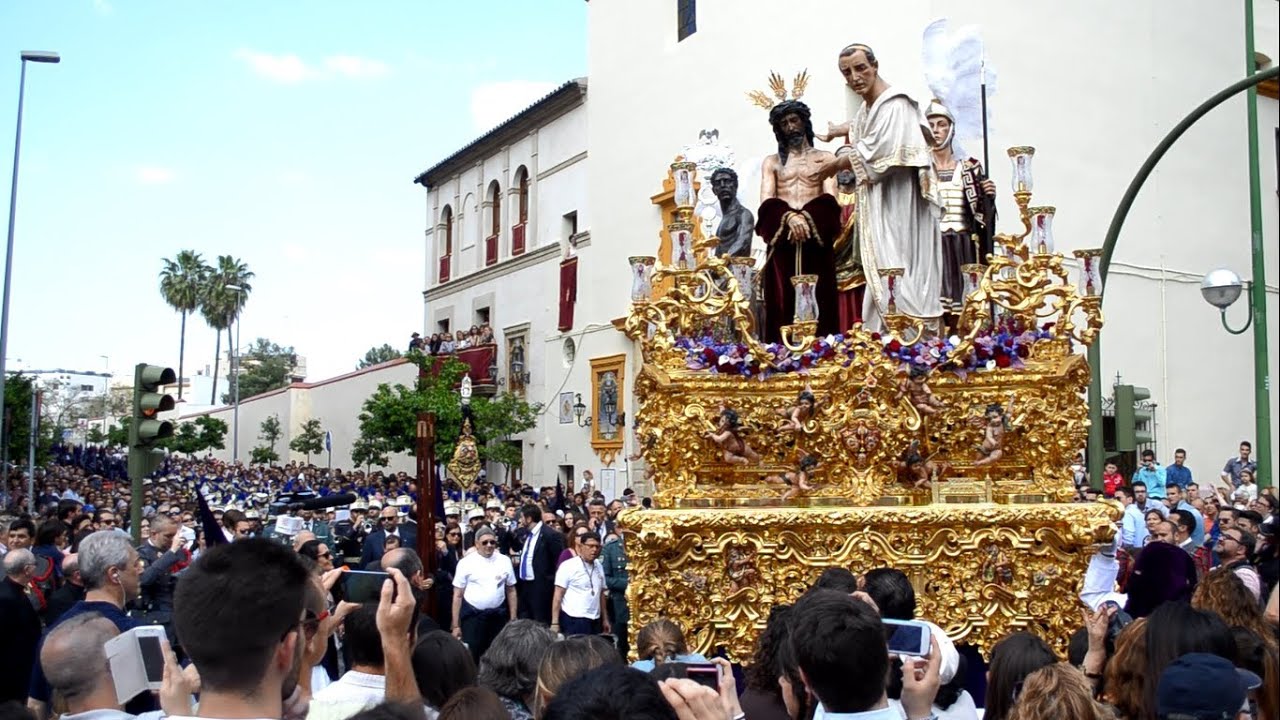 Salida Hermandad de San Benito - Semana Santa de Sevilla 2014
