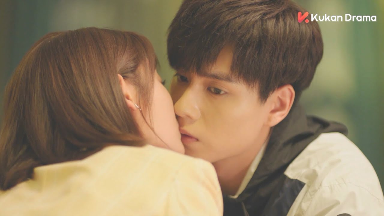 女主遇危险，高冷神枪手救下她后生闷气，女主只好献吻安慰他！🥰 | clip 你好神枪手 Hello, the Sharpshooter