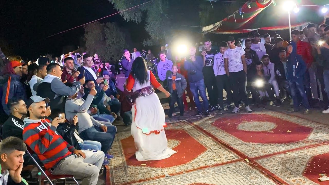 شاهد قبل الحذف شيخة خطيرة تصدم المتفرجين برقصها نايضة مع أمين طنجاوي Amin tanjawi