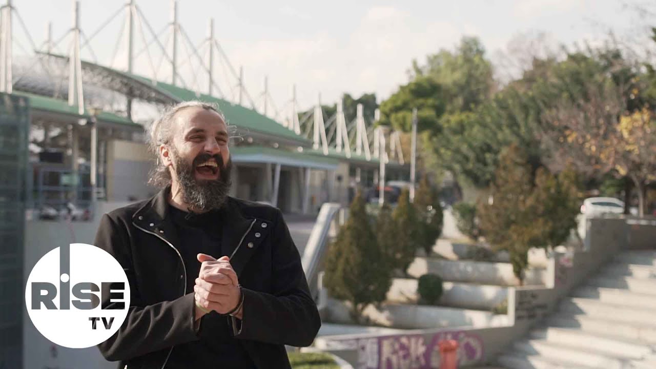 Ο Λεωνίδας Μπαλάφας πιο εύκολα γράφει τραγούδι, παρά δίνει συνέντευξη