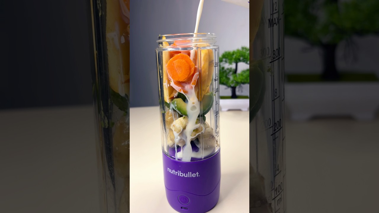 Healthy Smoothie in 30 Seconds! 🍹 NutriBullet Magic #HealthyLifestyle #juicer #viral #shorts