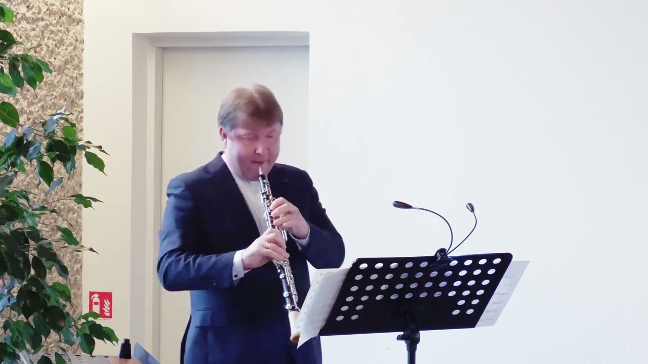 Antanas A. Budriūnas. &bdquo;Toli bet &scaron;alia&ldquo; obojui solo (2007 m.)