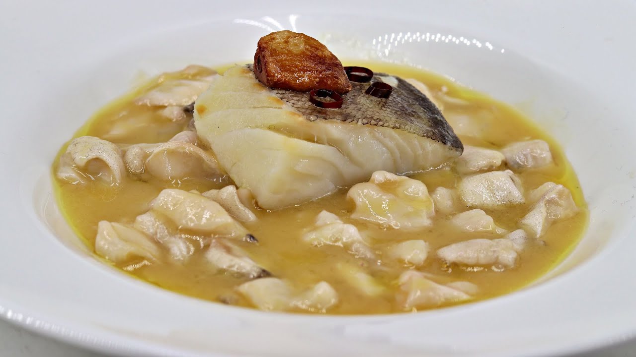 Cocochas de bacalao al pil pil con taco de bacalao
