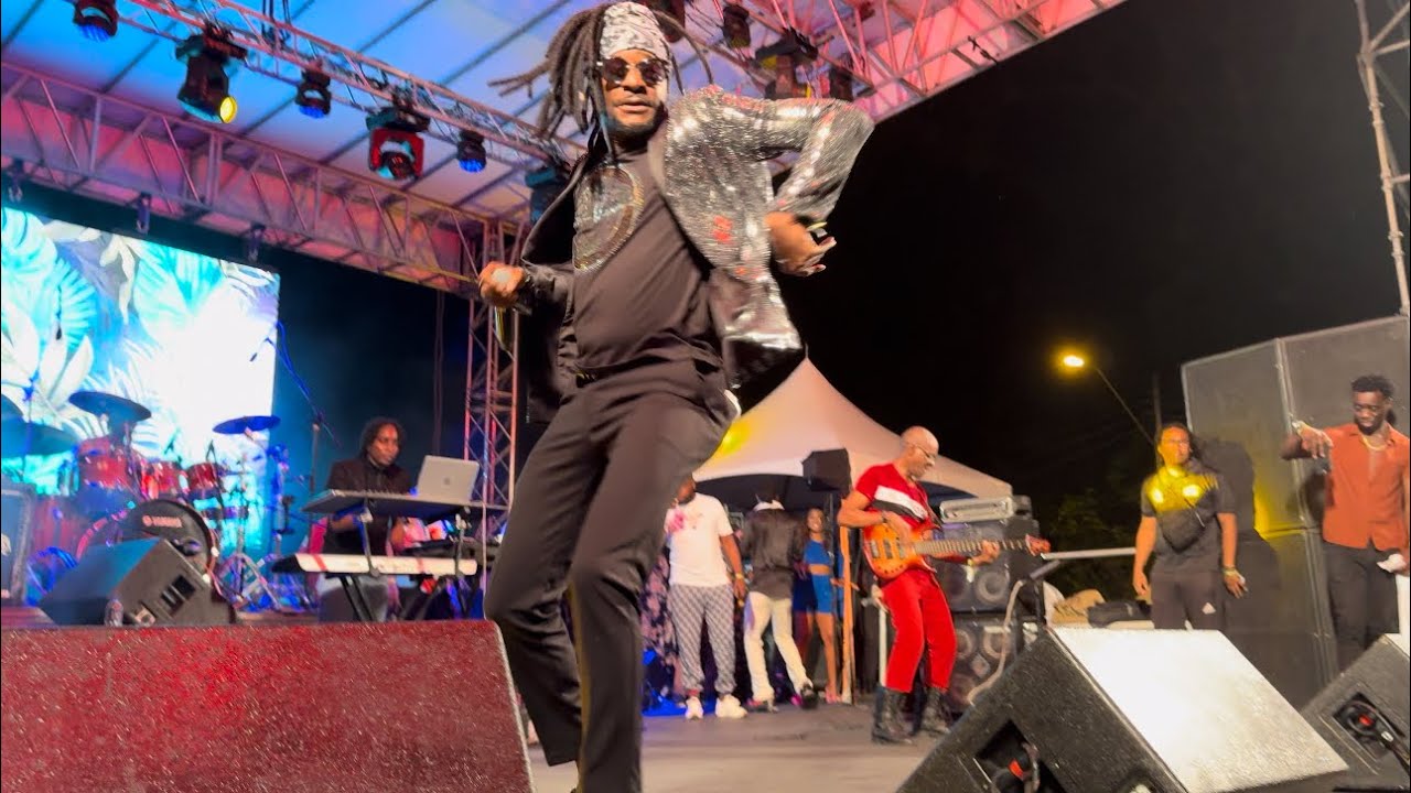 Olatunji performs “Engine Room” at Soka in Moka