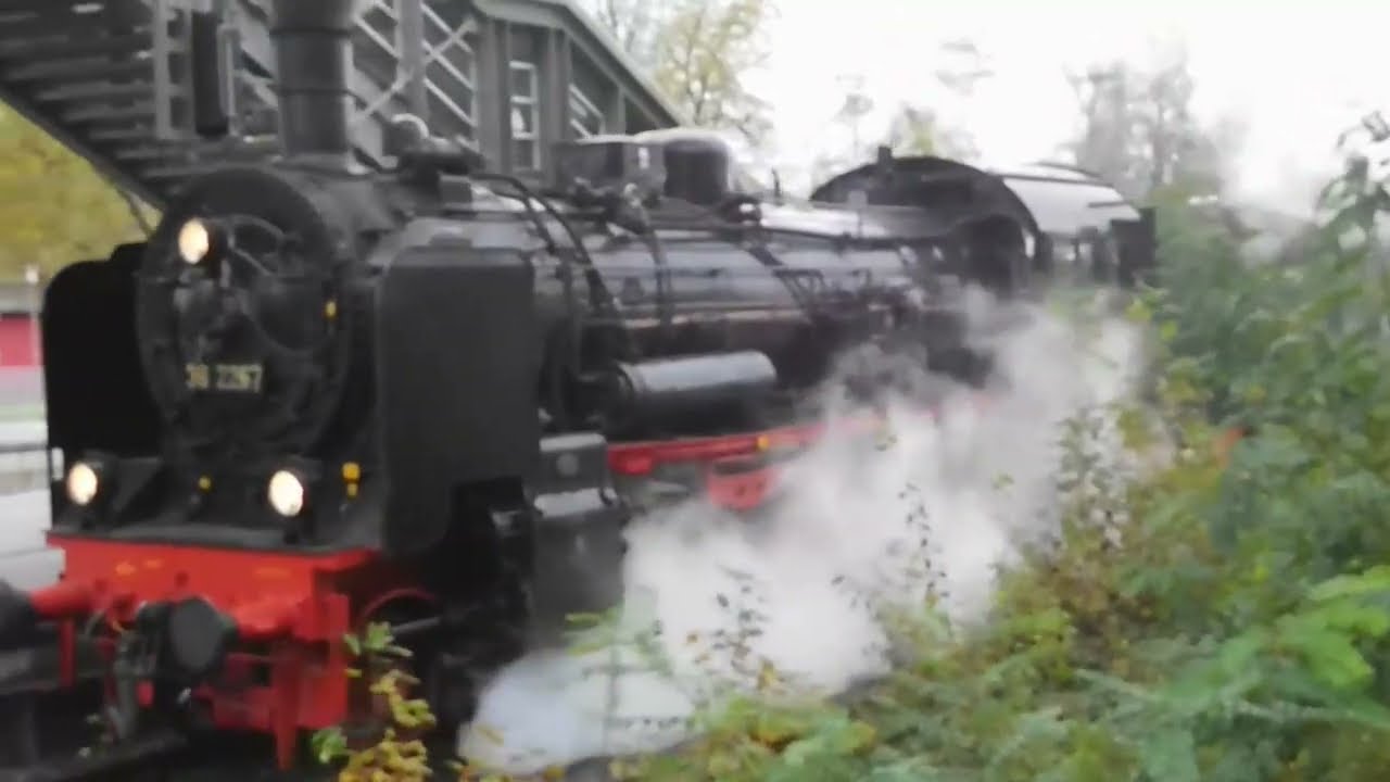 Lokomotive 38-2267 in Hattingen und Dahlhausen mit Museumszug