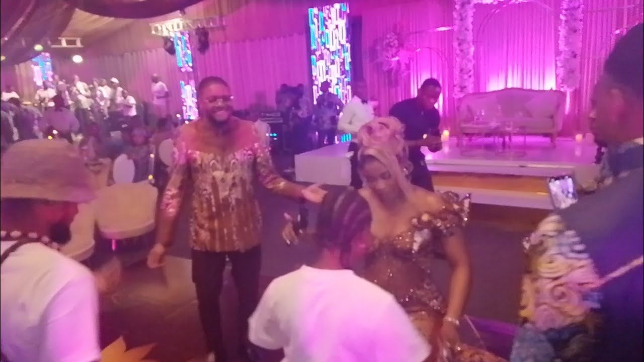 Pullman hôtel en folie :bondis ware ware au mariage coutumier du couple Henock et Sarah Musengie